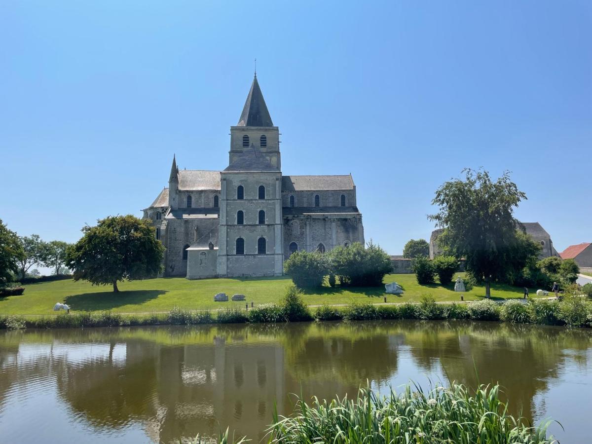 Le Courtil Villa Cerisy-la-Foret Eksteriør billede