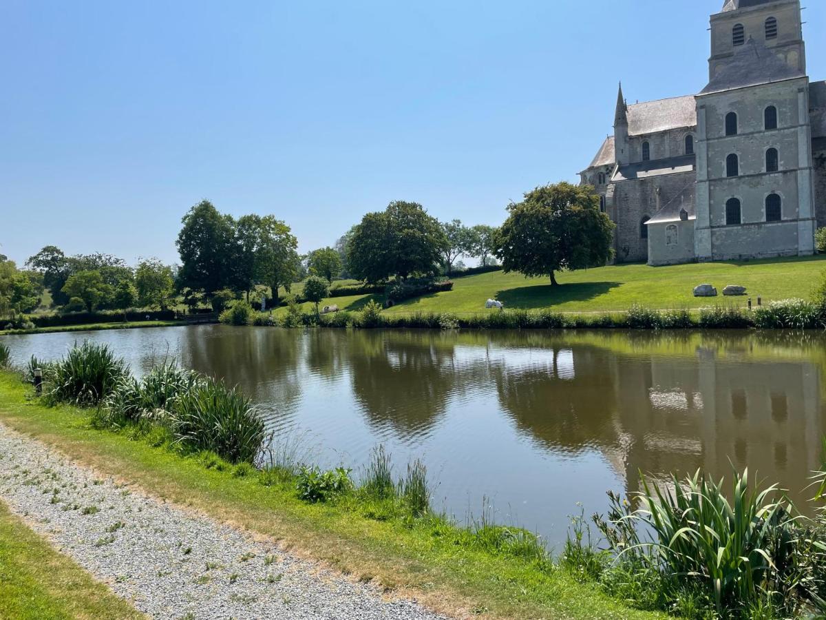 Le Courtil Villa Cerisy-la-Foret Eksteriør billede